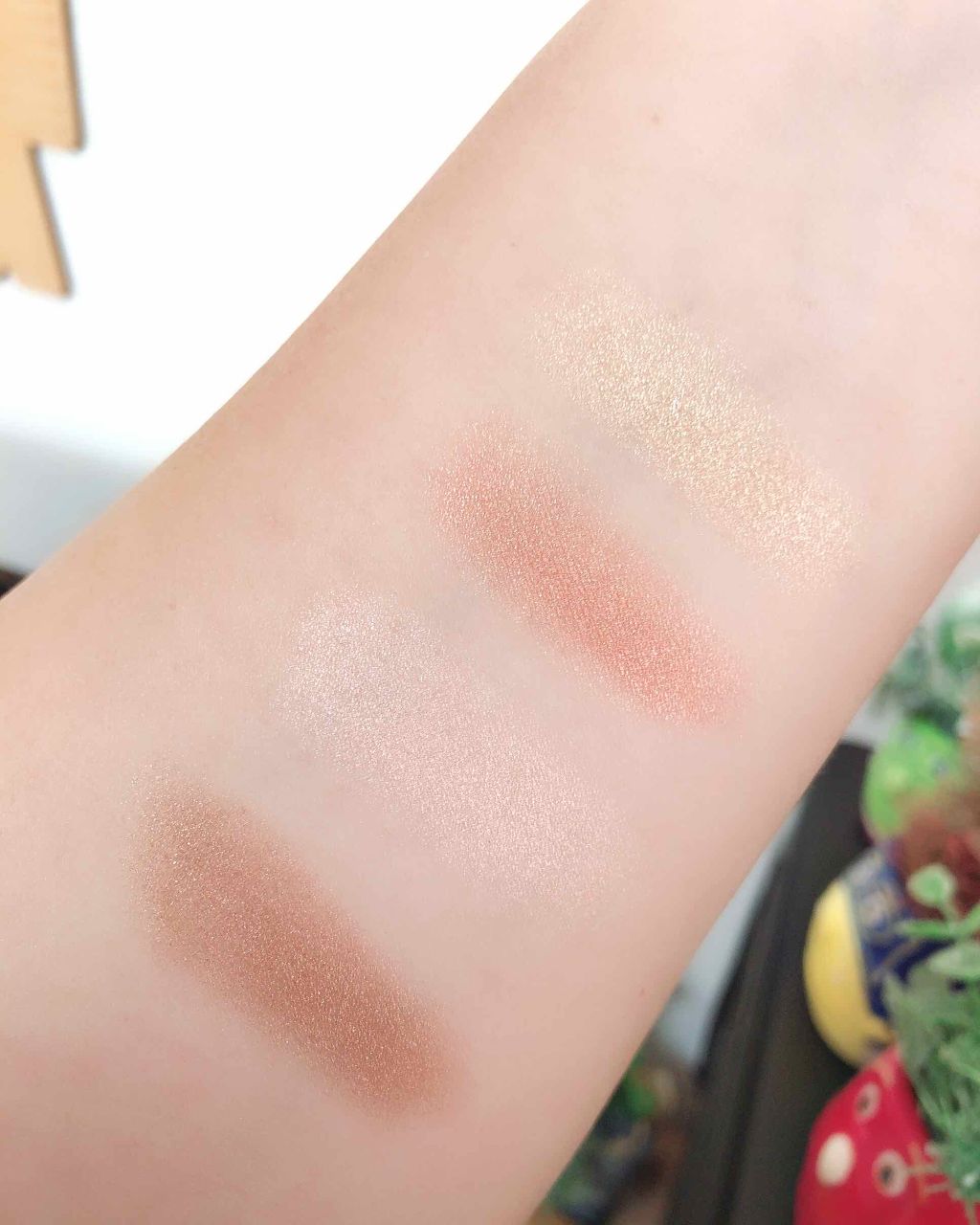 マジック アワー フェイスイルミネーター パレット/ローラ メルシエ/プレストパウダーを使ったクチコミ（2枚目）