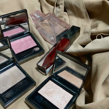 Burberry Beauty バーバリーキス グロスのクチコミ「#撤退しても愛してる
今日はメイクからフレグランス
ハンカチに至るまで
BURBERRY D.....」(1枚目)