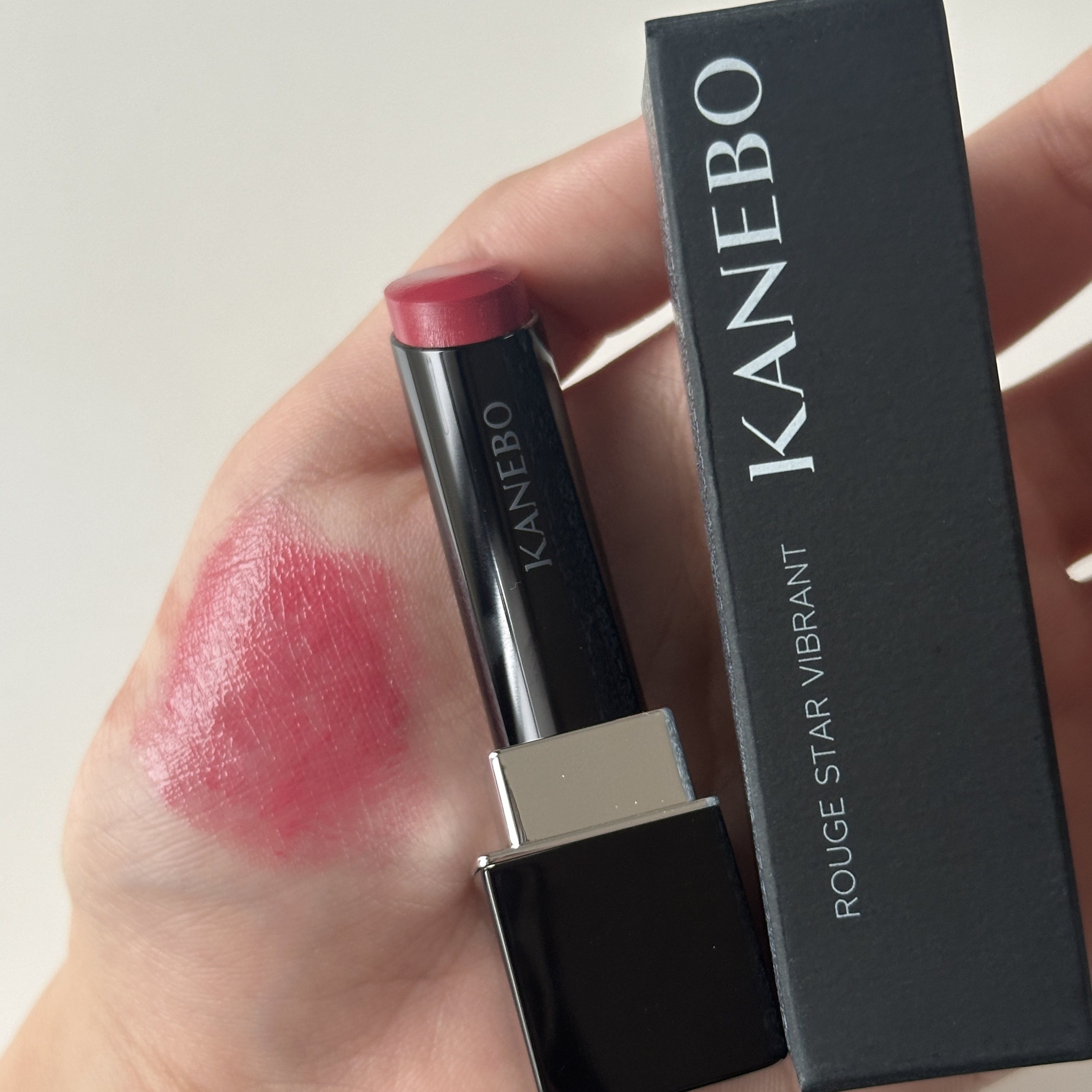 ルージュスターヴァイブラント/KANEBO/口紅を使ったクチコミ（2枚目）