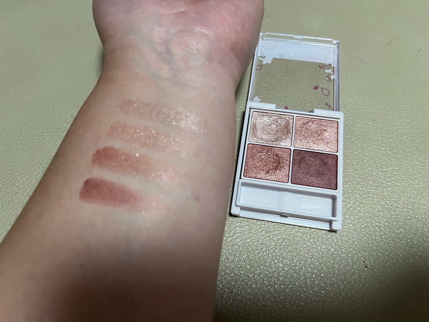 IYu on LIPS 「これ!!私激推しアイシャドウ♡キャンメイクのシルキースフレアイ..」(2枚目)