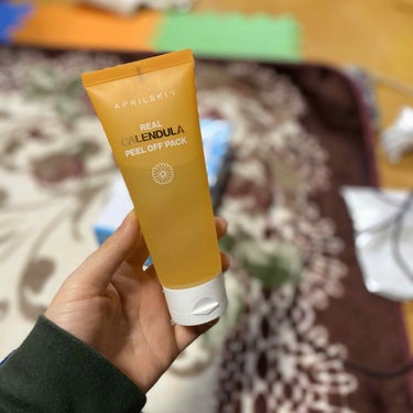 APRIL SKIN の剥がすパックのやつ！

SNSで結構見てたから購入！

角質が気になるから思い切って買いました！結構肌に合う合わないがあるから慎重に選びました！

使ってみた感想💭💭💭

香りも