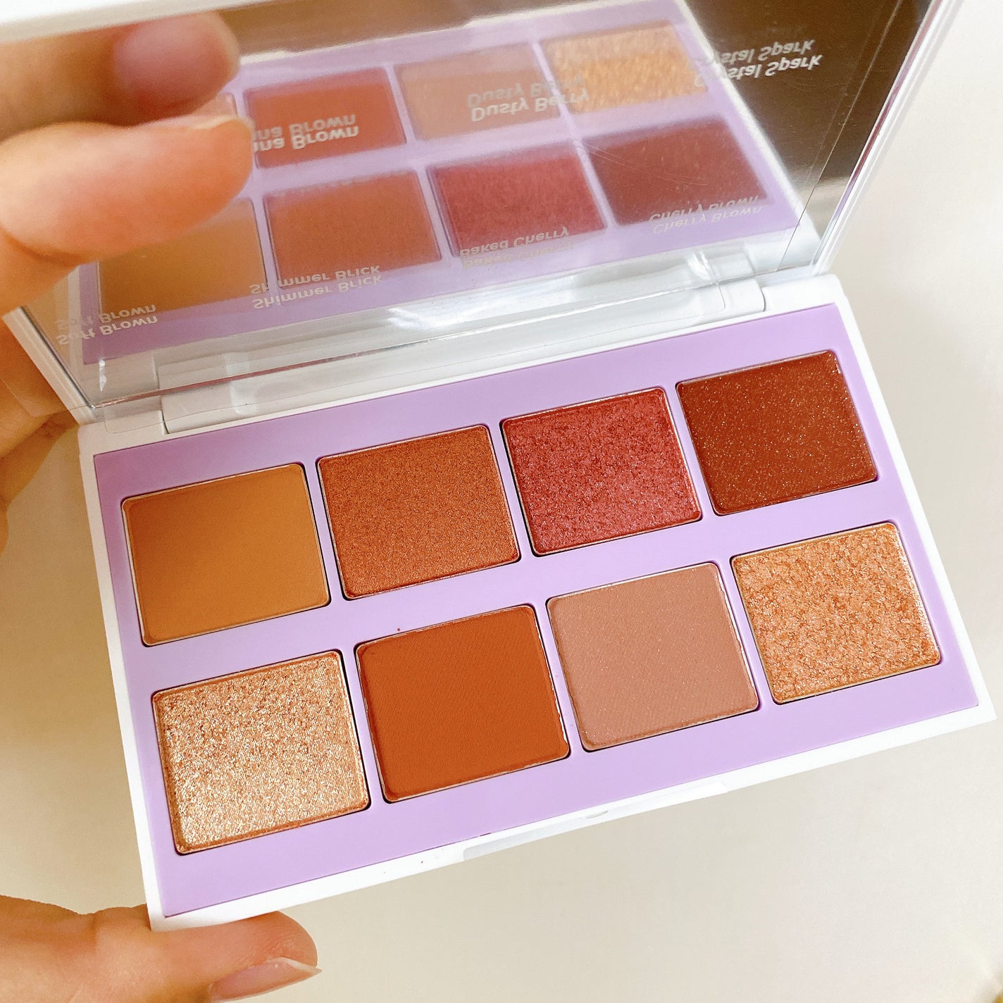 グラムムード パレット 2020 Green Holidays Edition/innisfree/アイシャドウパレットを使ったクチコミ(3枚目)