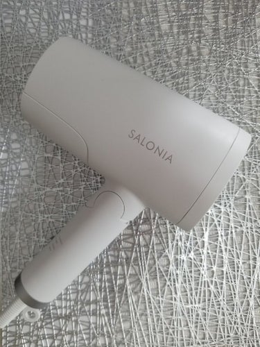 SALONIA トリートメントミストドライヤー のクチコミ「SALONIAのヘアーアイロンヒートブラシ愛用してます❤
ミストドライヤーも絶対いいに違いない.....」（1枚目）