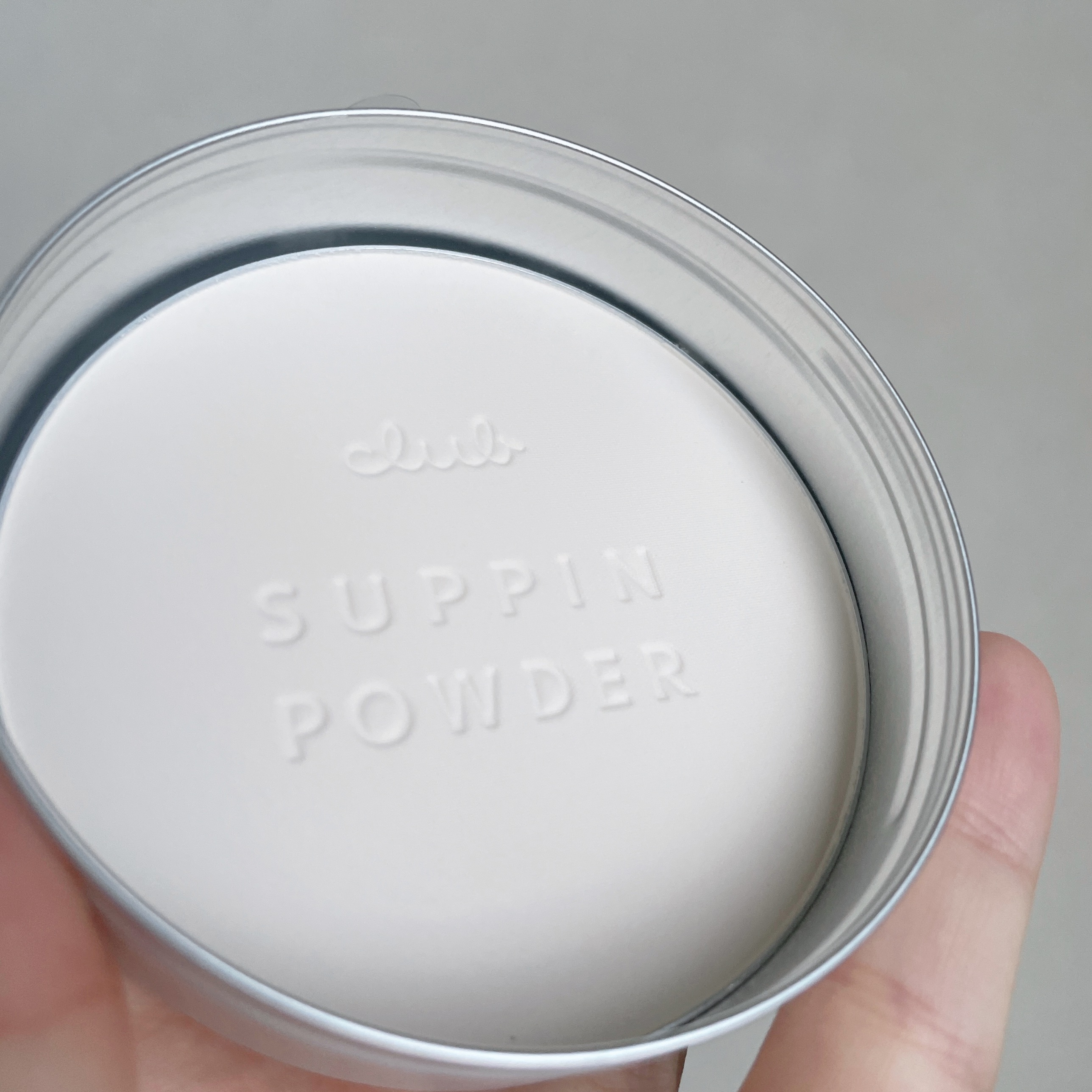 すっぴんパウダー B サクラスウィートソローの香り 2022/クラブ/プレストパウダーを使ったクチコミ（3枚目）