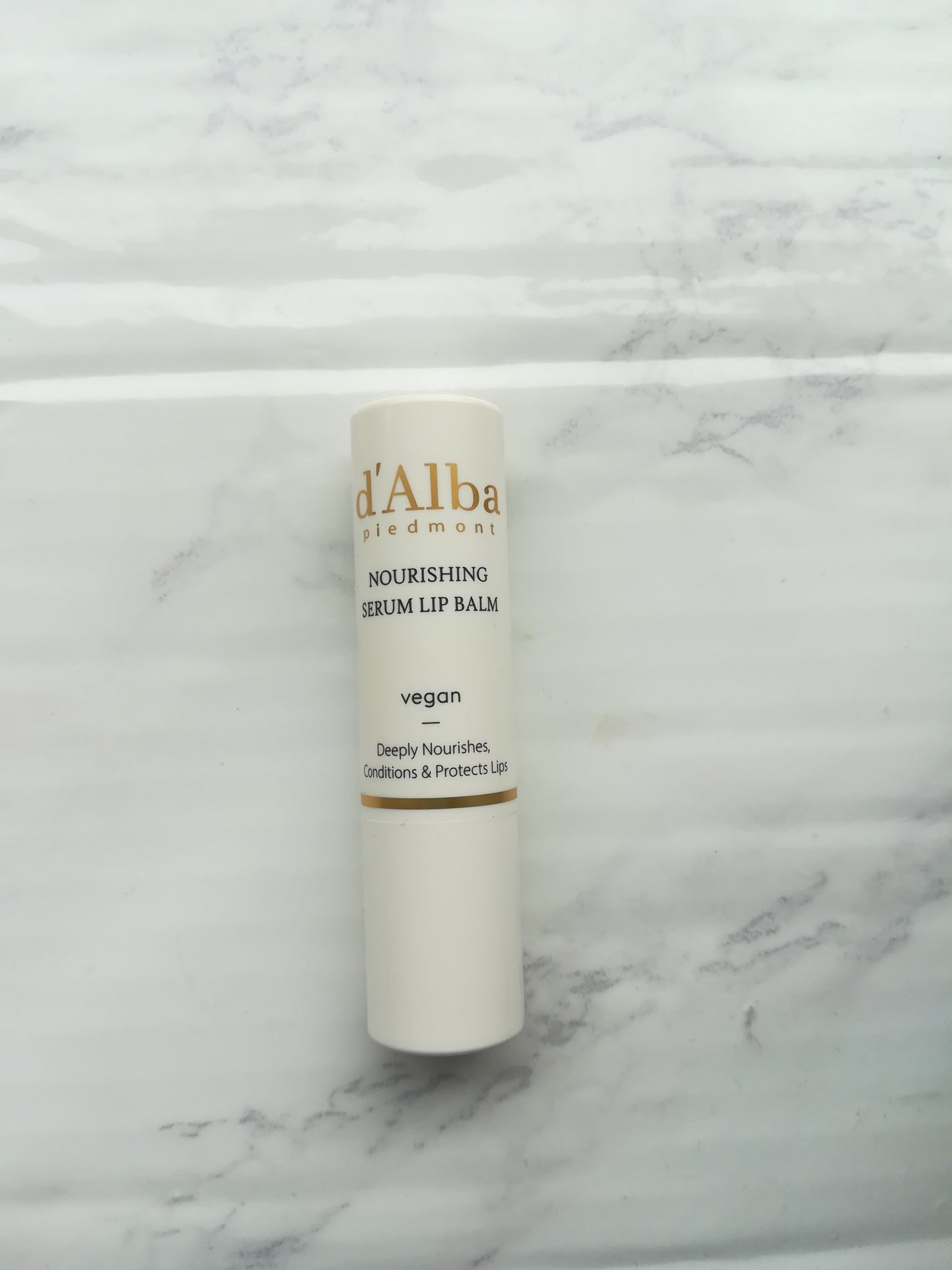 ホワイトトリュフナリシングセラムリップバーム/ダルバ/リップバームを使ったクチコミ(1枚目)