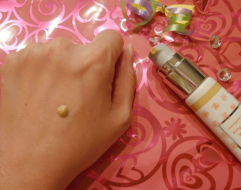 プットオンアハッピーフェイス ティンティド モイスチュアライザー/Awake/CCクリームを使ったクチコミ(2枚目)