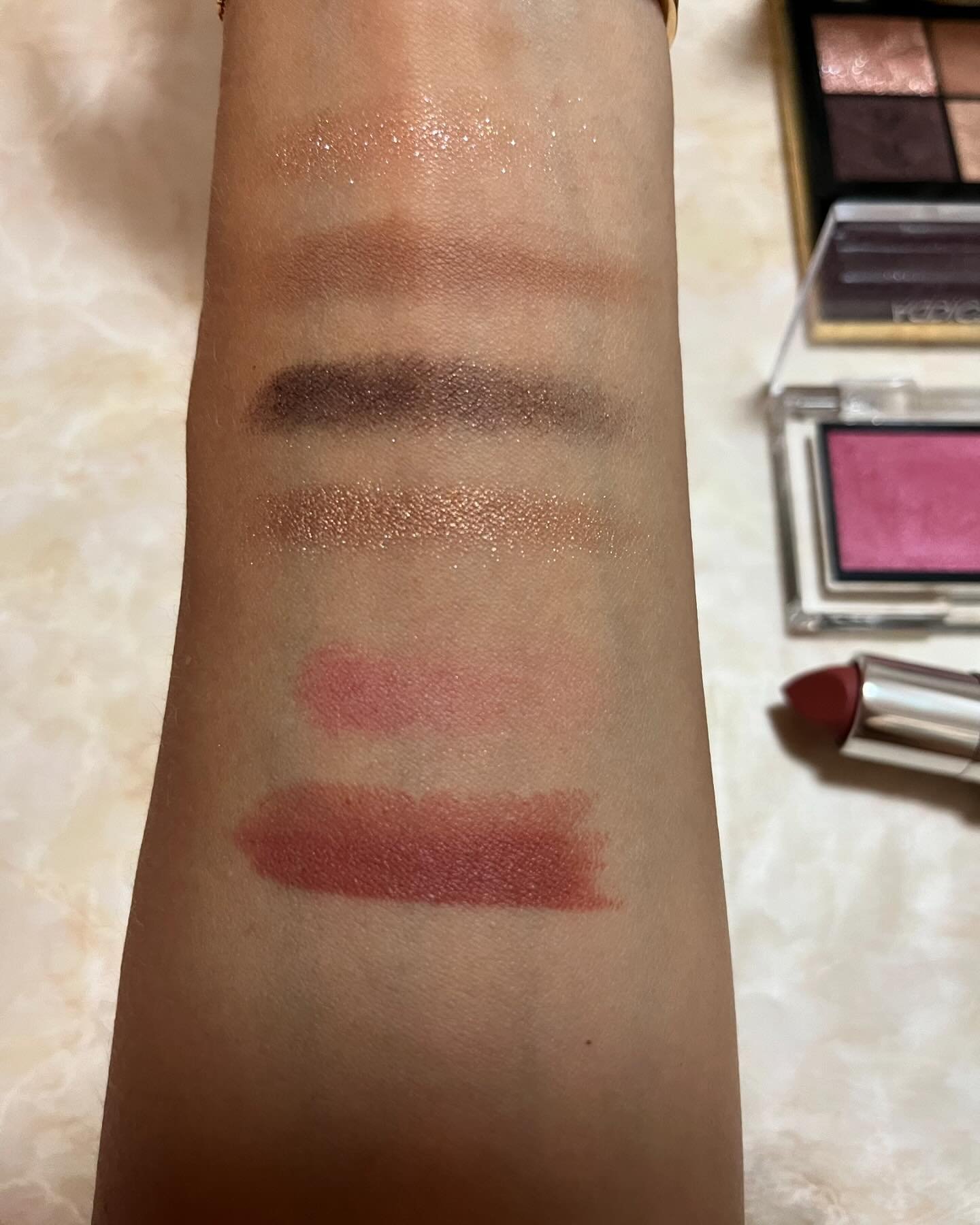 アディクション ザ ブラッシュ パール 010P Evening Hibiscus/ADDICTION/パウダーチークを使ったクチコミ（2枚目）