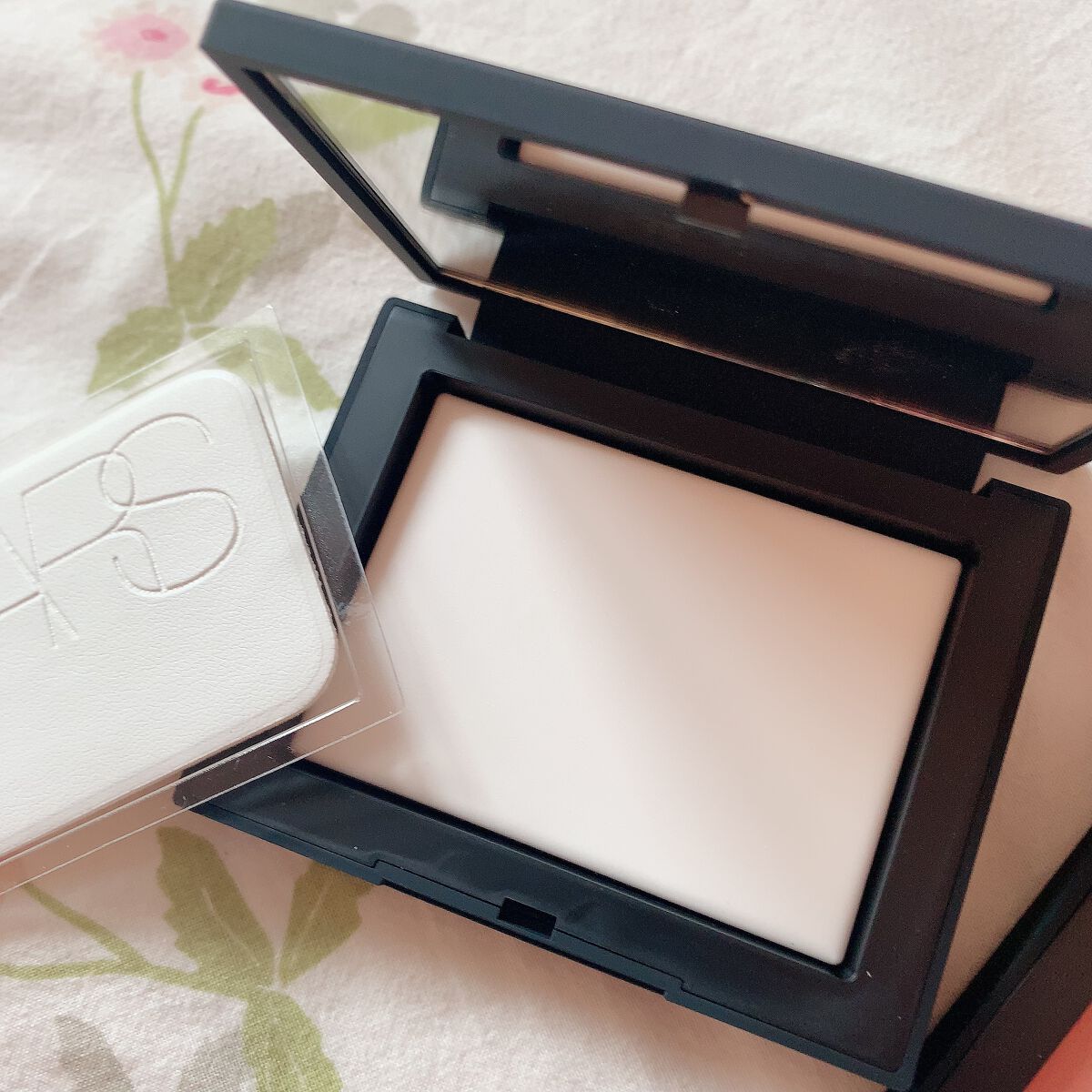 ライトリフレクティング プリズマティックパウダー/NARS/プレストパウダーを使ったクチコミ（3枚目）