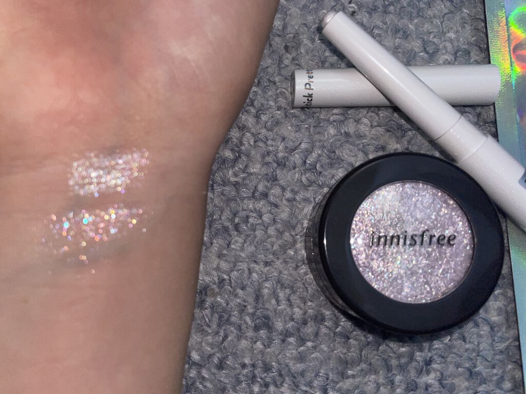 プリティー イージーグリッタースティック/unleashia/グリッターを使ったクチコミ（3枚目）