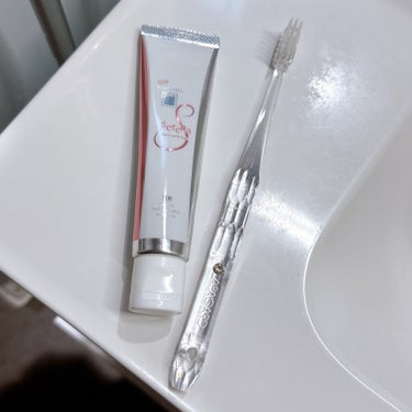 アパガード アパガードクリスタル歯ブラシのクチコミ「

【アパガード クリスタル歯ブラシ】
美しい透明ハンドルにクリスタルをあしらった歯ブラシ。
.....」（1枚目）