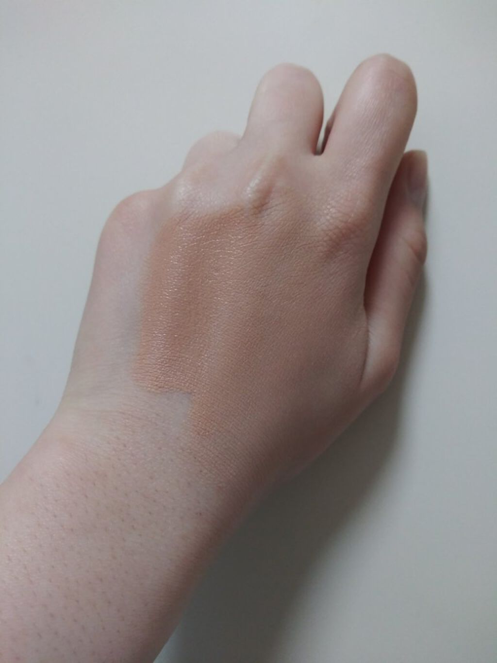 リアルカバーリキッド(ライトグロウ)/KATE/リキッドファンデーションを使ったクチコミ(3枚目)