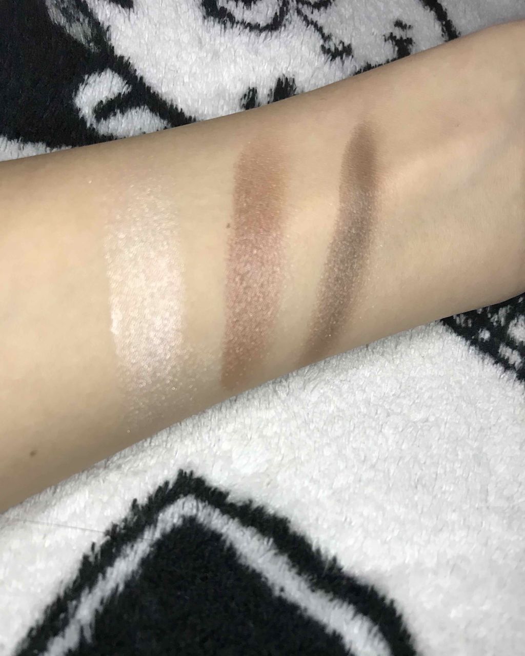 トーンアップアイシャドウ/CEZANNE/アイシャドウパレットを使ったクチコミ(2枚目)