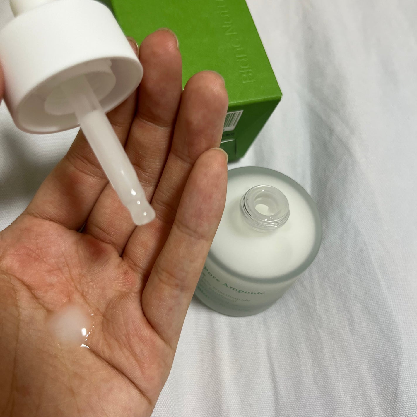 ふミ on LIPS 「しっとりめのテクスチャーで、すっと馴染む!毛穴は永遠の悩みだか..」(2枚目)