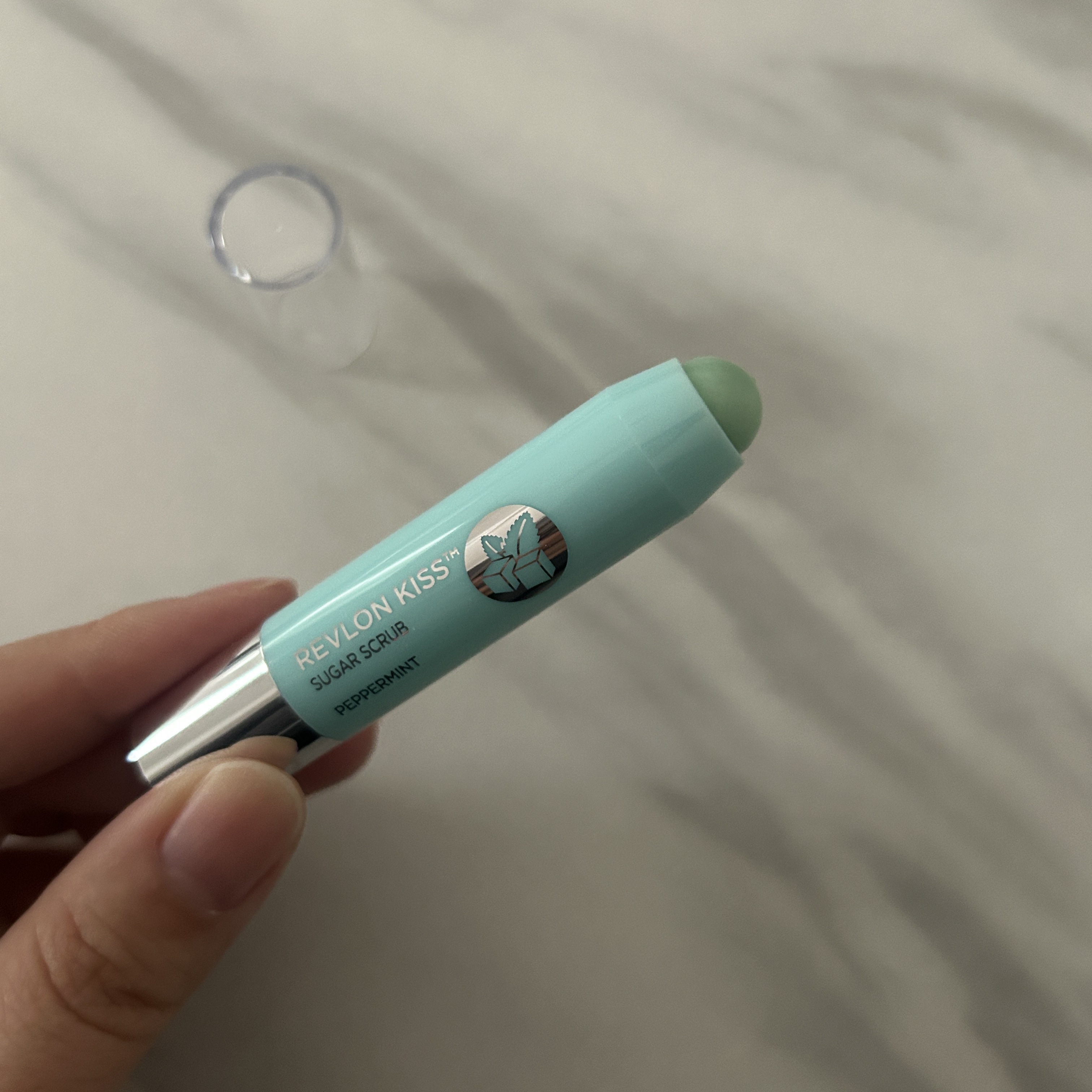 レブロン キス シュガー スクラブ/REVLON/リップスクラブを使ったクチコミ（2枚目）