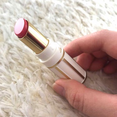 🌹Les Merveilleuses LADURÉE🌹

Lip color  02番

"わたしを幸せにしてくれるピンク"

2019年春コレクション"花と蝶々"で、
2019年の1月18日に発売され