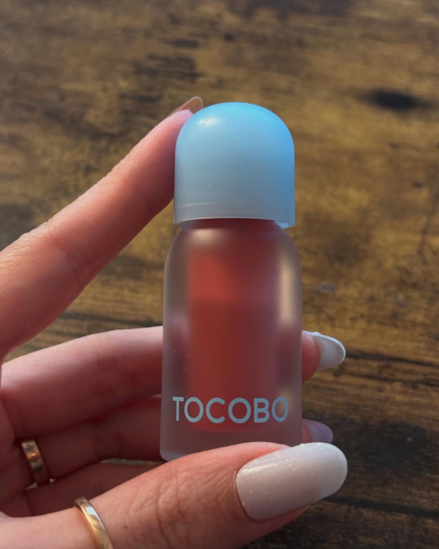 ジューシーベリープランピングリップオイル/TOCOBO/リップグロスを使ったクチコミ（2枚目）