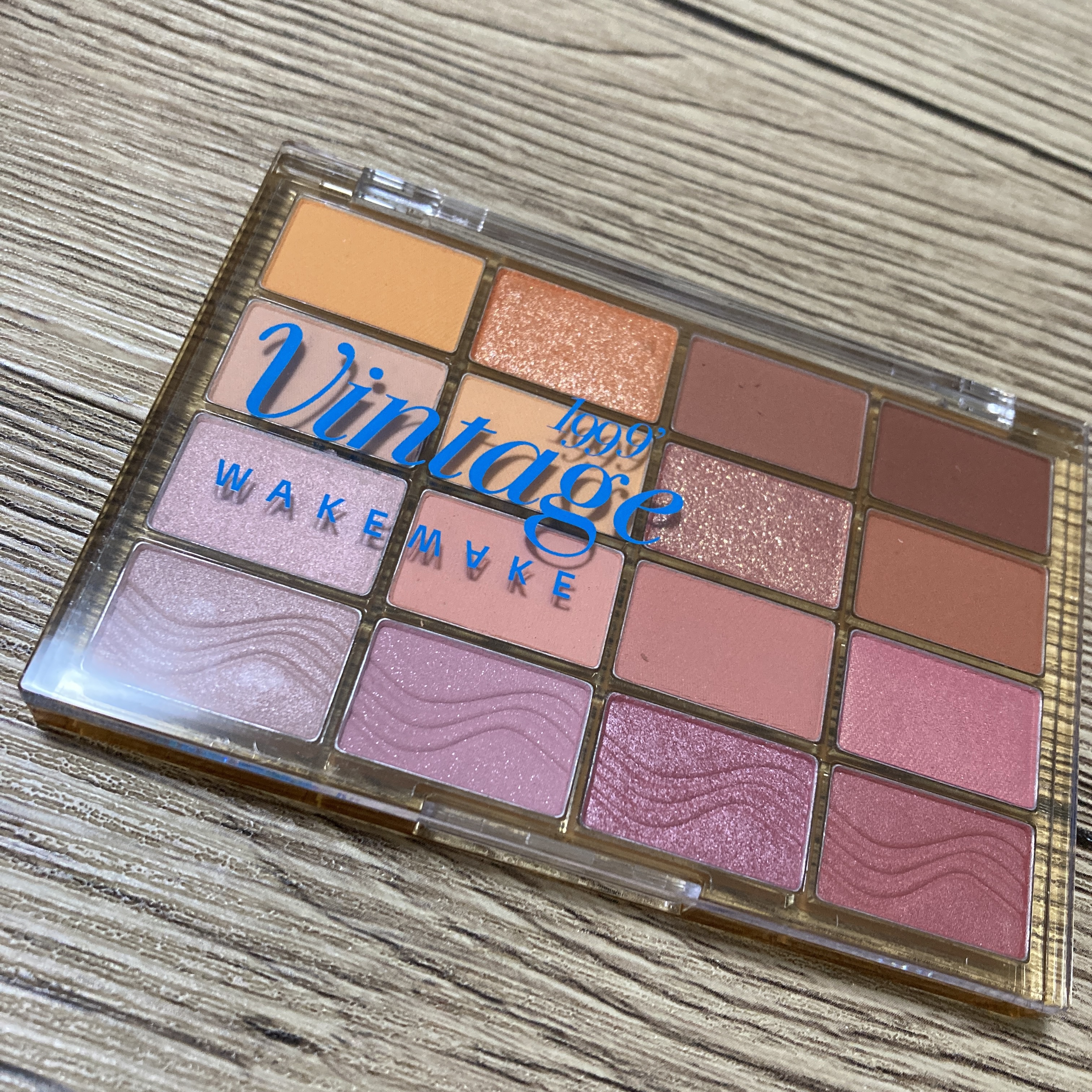 ソフトブラーリングアイパレット 20.タンジェリンビーチブラーリング/wakemake/アイシャドウパレットを使ったクチコミ（2枚目）