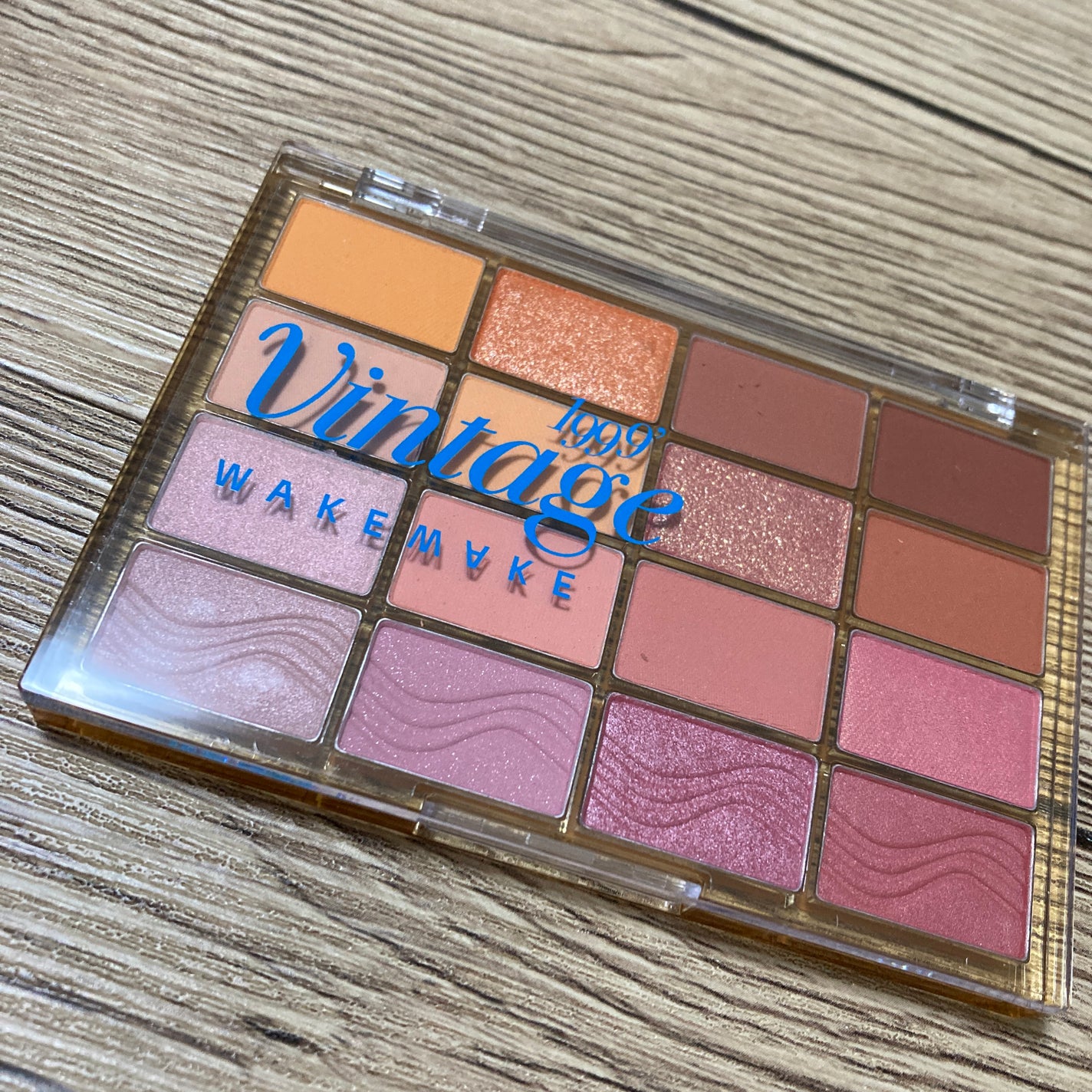 ソフトブラーリングアイパレット/wakemake/アイシャドウパレットを使ったクチコミ(2枚目)