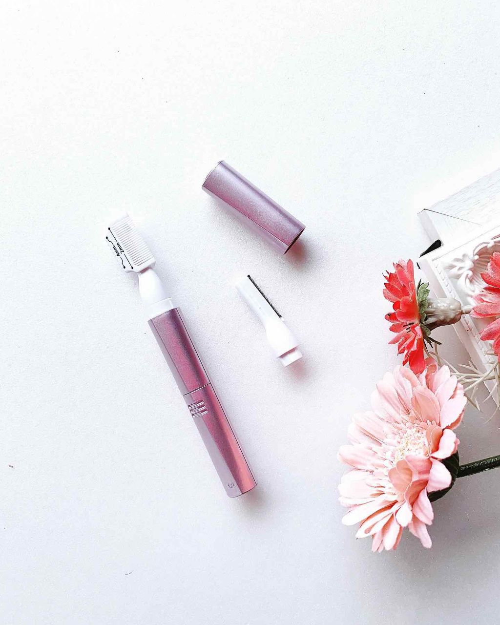 クシ付きマユトリマー(女性用)/貝印/シェーバーを使ったクチコミ(2枚目)