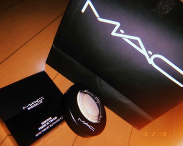 今日使ったので早速もうレビューしていきたいと思います😚❤️

MAC ミネラライズスキンフィニッシュ
ライトスカペード

いままでずっとマットが好きでハイライトを使ってもあまり艶の出ないマットよりのハイ