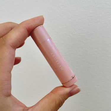 アルジェランのカラーリップスティック💄

もう2年以上前に買ったもの…
だから下の方がきったない😂

発色はとてもいいのですが
つけたときの香り？味？が苦手で
全くつけませんでした🙅‍♀️

しかもすぐ