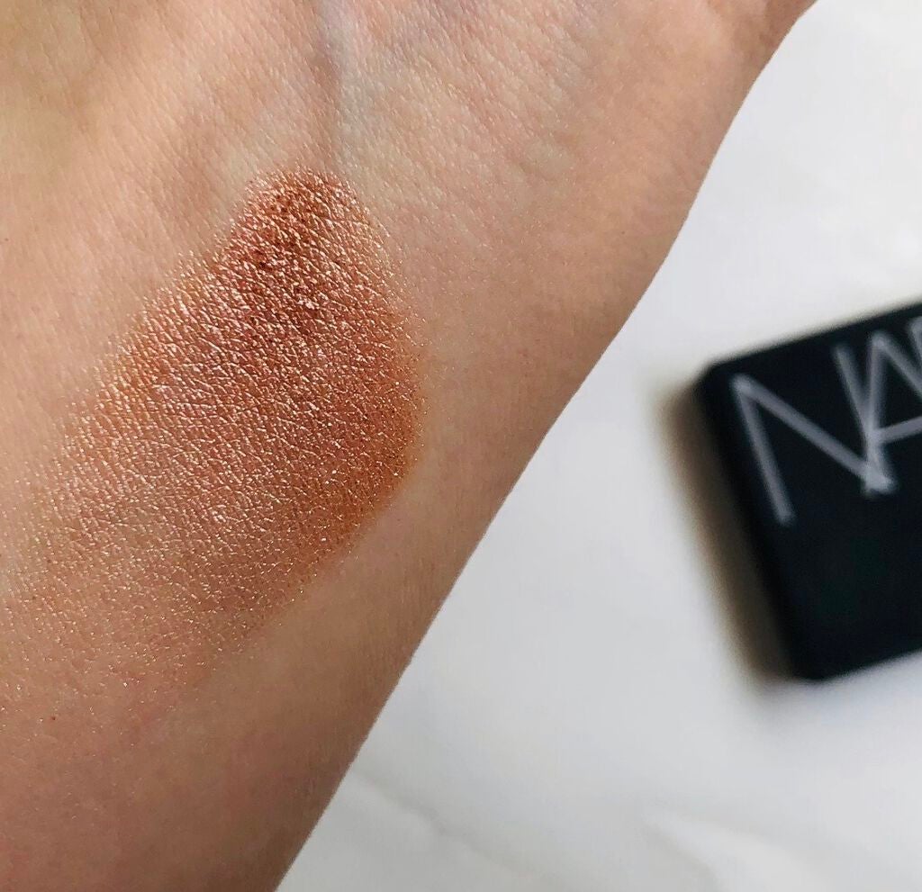 シングルアイシャドー/NARS/単色アイシャドウを使ったクチコミ(2枚目)