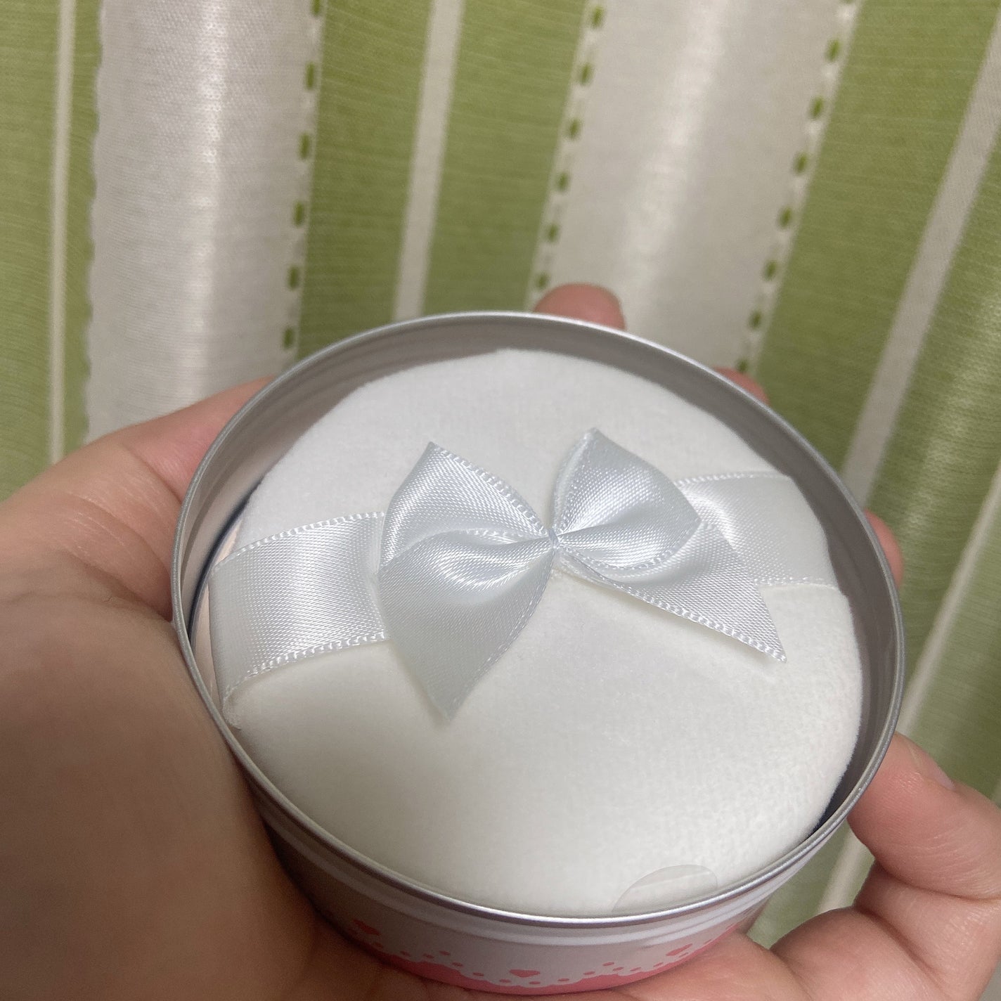 すっぴんパウダーC ホワイトフローラルブーケの香り/クラブ/プレストパウダーを使ったクチコミ(6枚目)