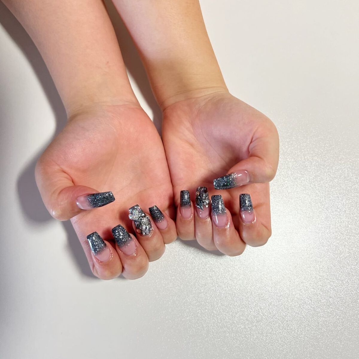 #ブラックネイル,#ラメネイル,#ネイル,#ニュアンスネイル,#スカルプネイル,#ジェルネイル,#ママネイル,#ギャルネイル,#大人ネイル,#派手ネイル,#ネイル,#城陽ネイル,#京都ネイル,#大阪ネイル,#奈良ネイルのネイルデザイン