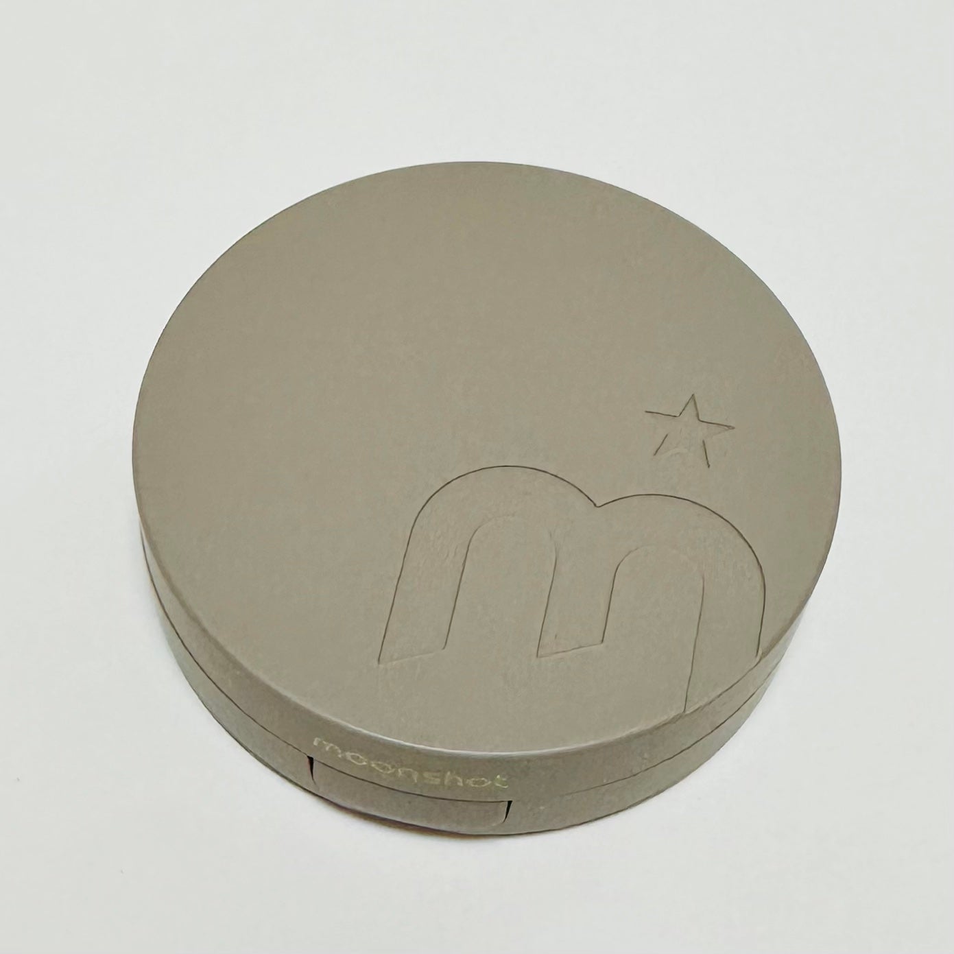 コンシャス フィット クッション ファンデーション moonshot