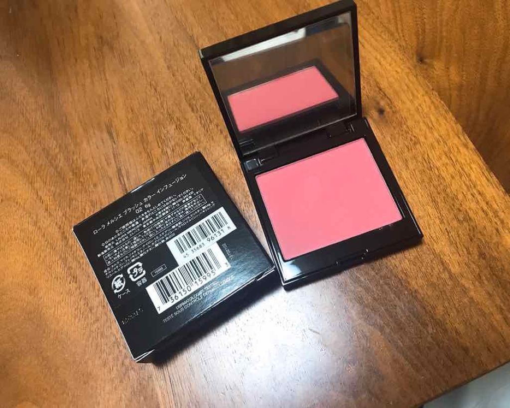 とみぃ on LIPS 「いろんなコスメを使いたい派なので普段同じシリーズのチークの色違..」(1枚目)