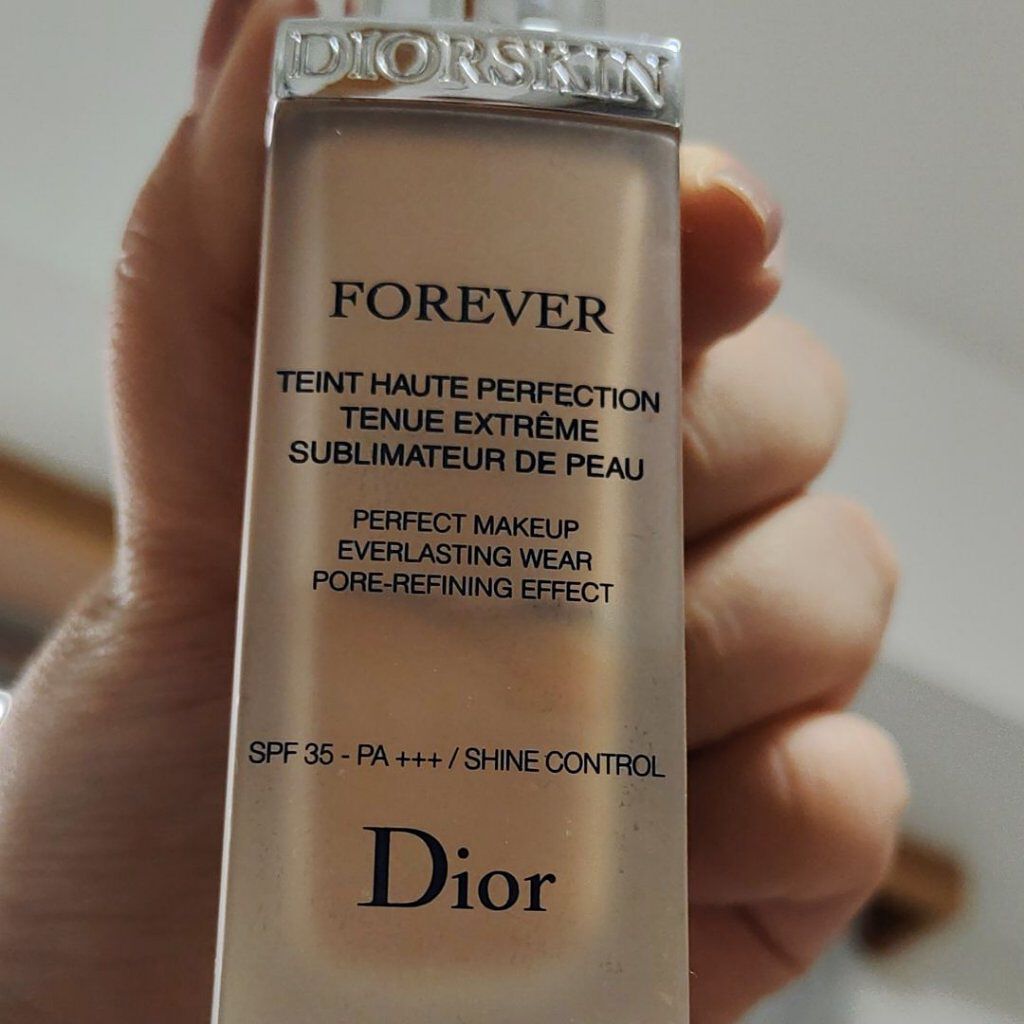 【旧】ディオールスキン フォーエヴァー フルイド グロウ/Dior/リキッドファンデーションを使ったクチコミ（2枚目）
