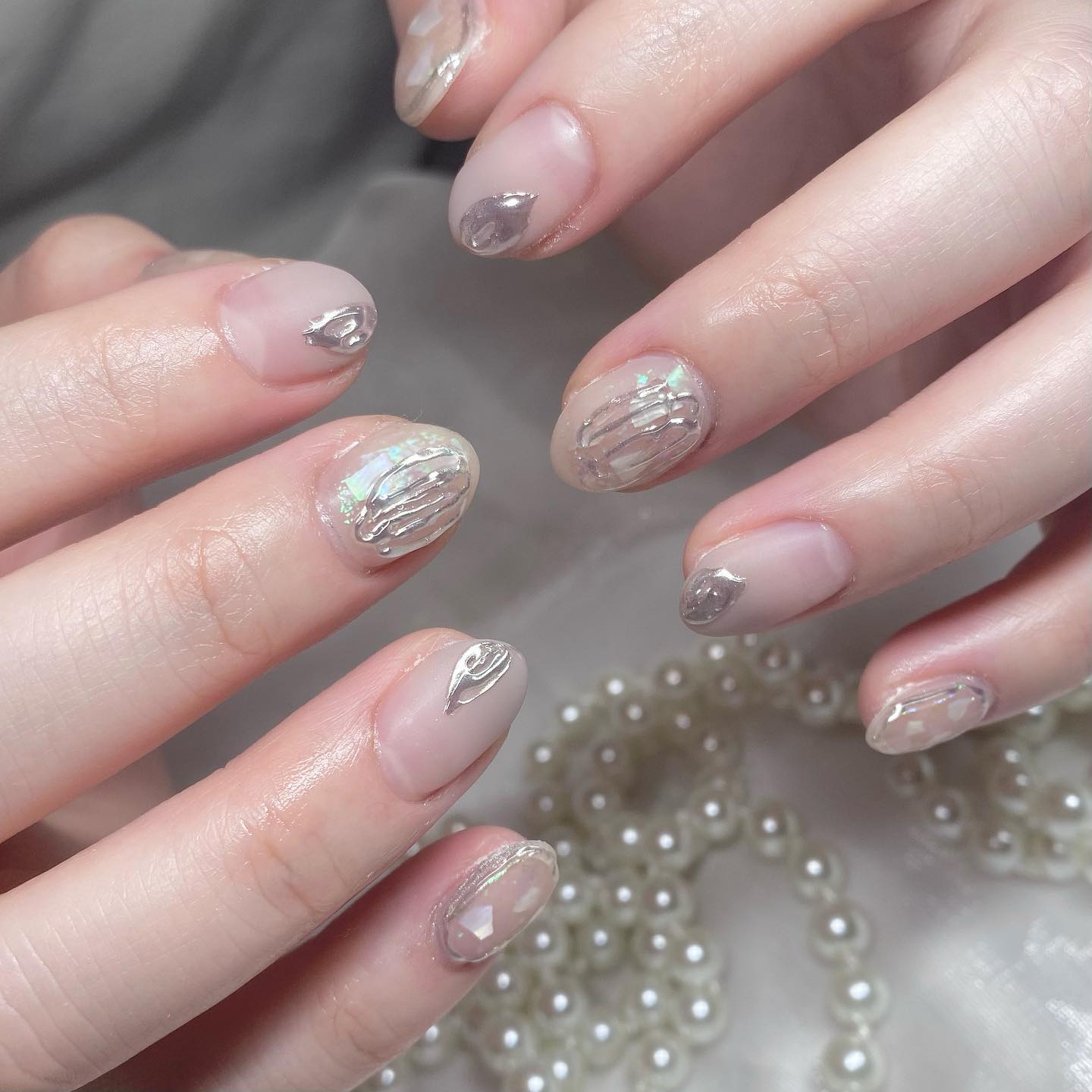 #ニュアンスネイル,#トレンドネイル,#グレージュネイル,#グレーネイル,#ショートネイル,#マットネイル,#韓国ネイル,#ワンホンネイル,#きれいめネイル,#上品ネイル,#ネイル,#おしゃれネイルのネイルデザイン