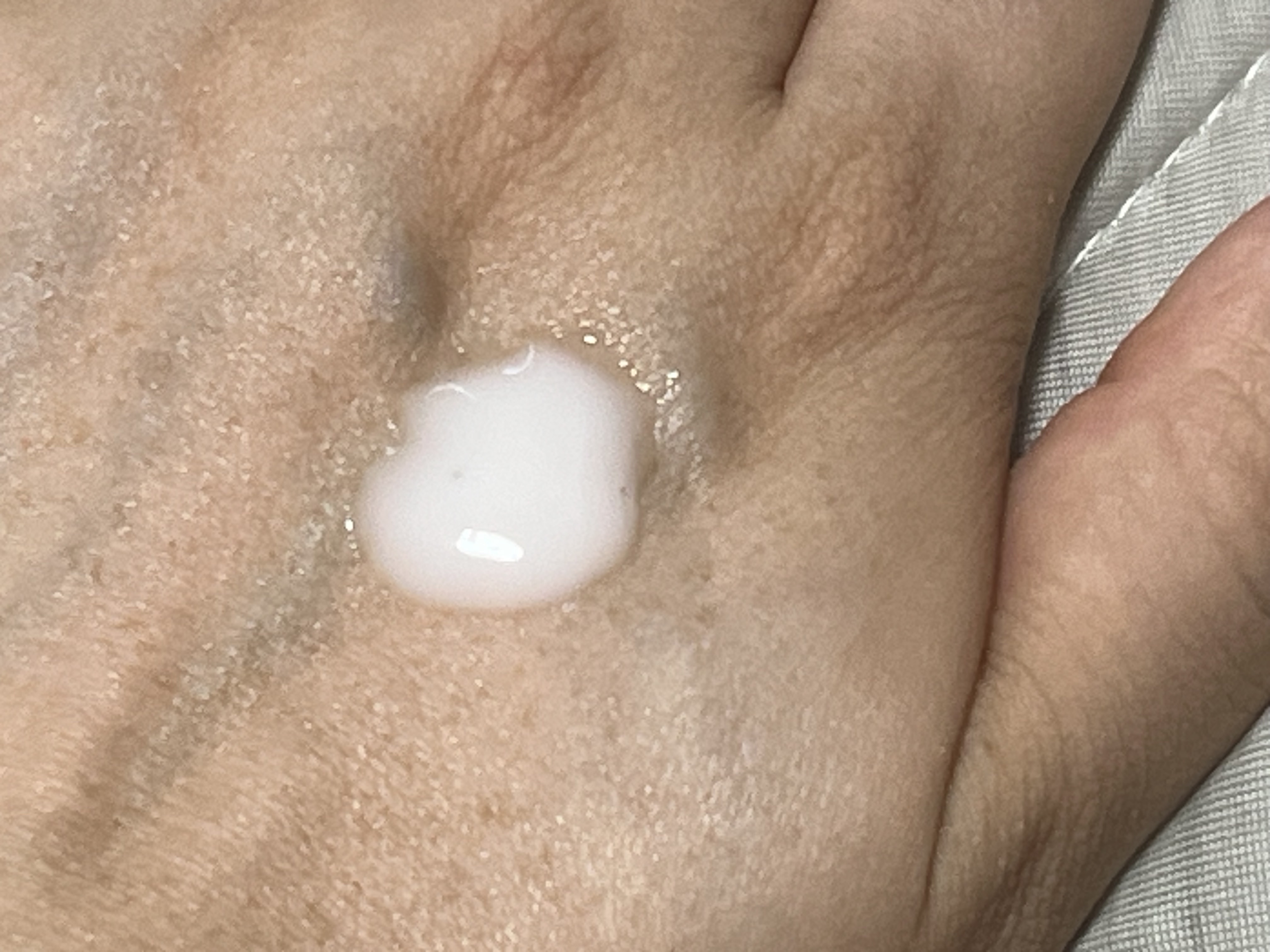 リフトモイスト エマルジョン SP/エリクシール/乳液を使ったクチコミ（3枚目）