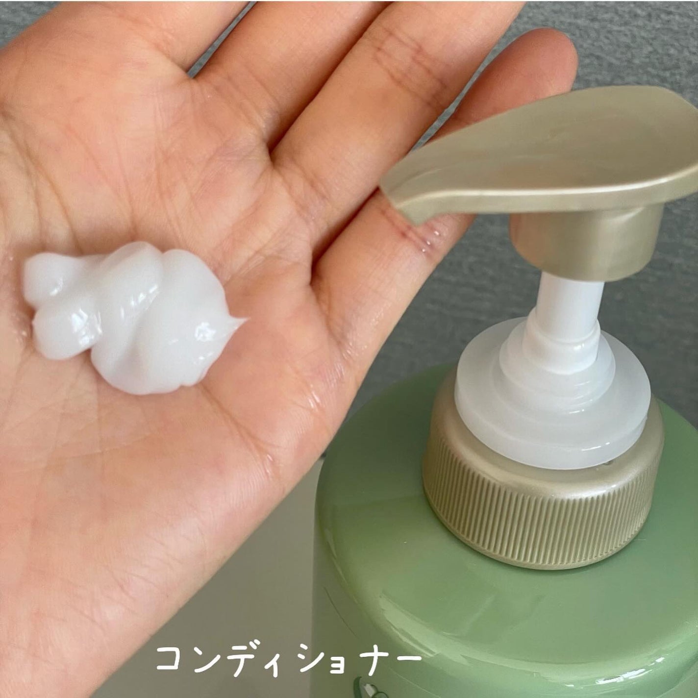 エッセンシャル ザビューティ 髪のキメ美容ウォータートリートメント ホワイトティーの香り/エッセンシャル/アウトバストリートメントを使ったクチコミ(4枚目)