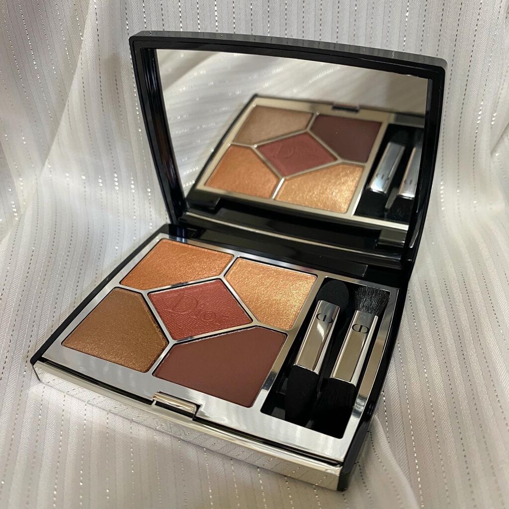 pink_glow_vfsz on LIPS 「Diorサンククルールクチュールアイシャドウ689MITZA..」(1枚目)