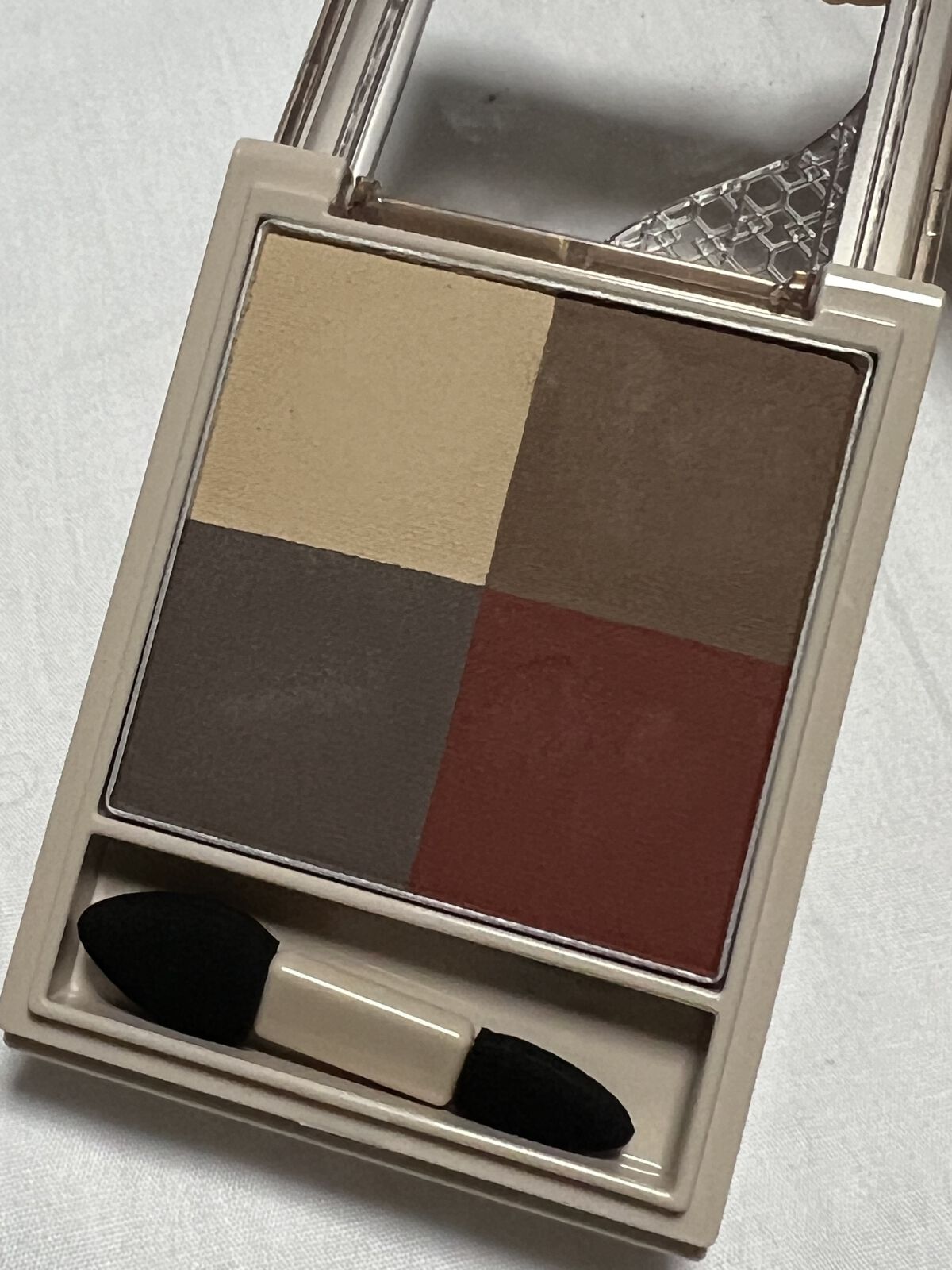 ニュアンス マット クリエイター RD-2 ハンサムレッド/Visée/アイシャドウパレットを使ったクチコミ（2枚目）