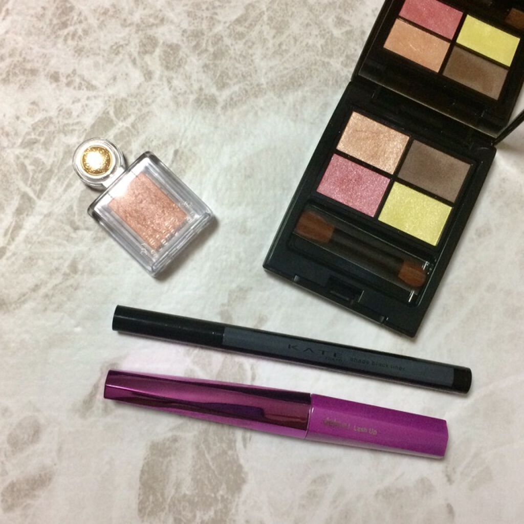 シャドーカスタマイズ/MAJOLICA MAJORCA/単色アイシャドウを使ったクチコミ（1枚目）