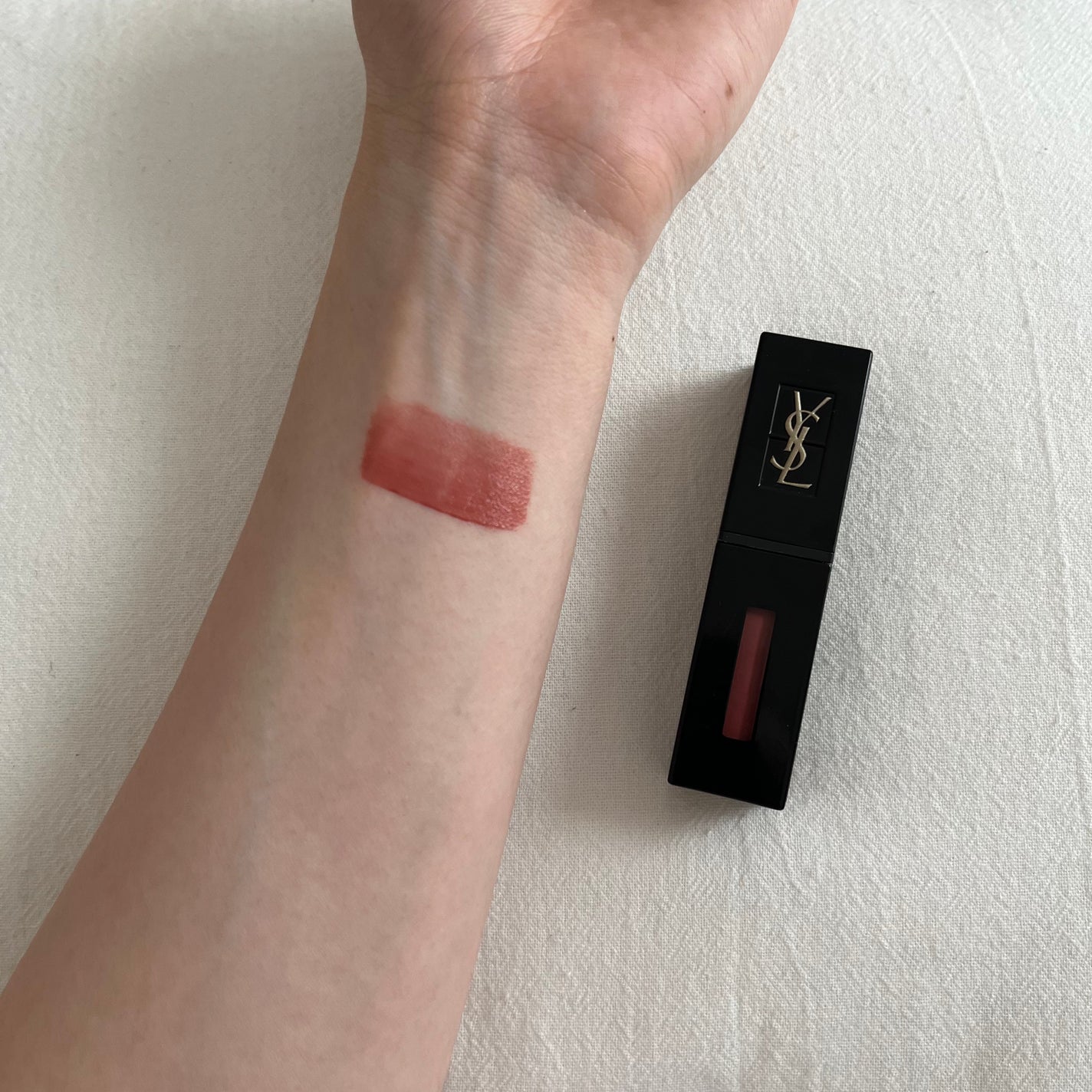 ルージュ ピュールクチュール ヴェルニ ヴィニルクリーム/YVES SAINT LAURENT BEAUTE/口紅を使ったクチコミ(2枚目)