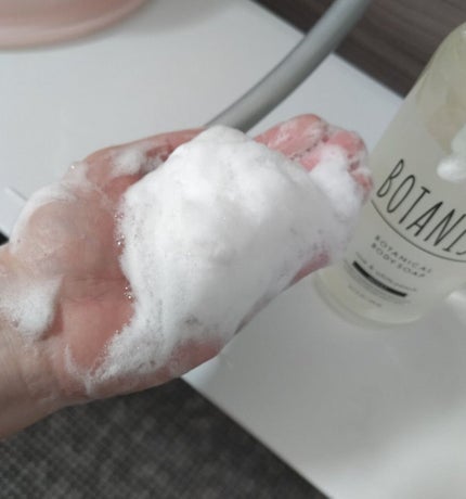 ボタニカルボディーソープ(モイスト)/BOTANIST/ボディソープを使ったクチコミ(4枚目)