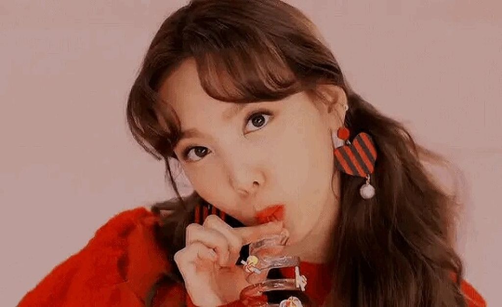 ゆーゆ on LIPS 「みなさん!助けてください!いきなりのヘルプメッセージすみません..」(1枚目)