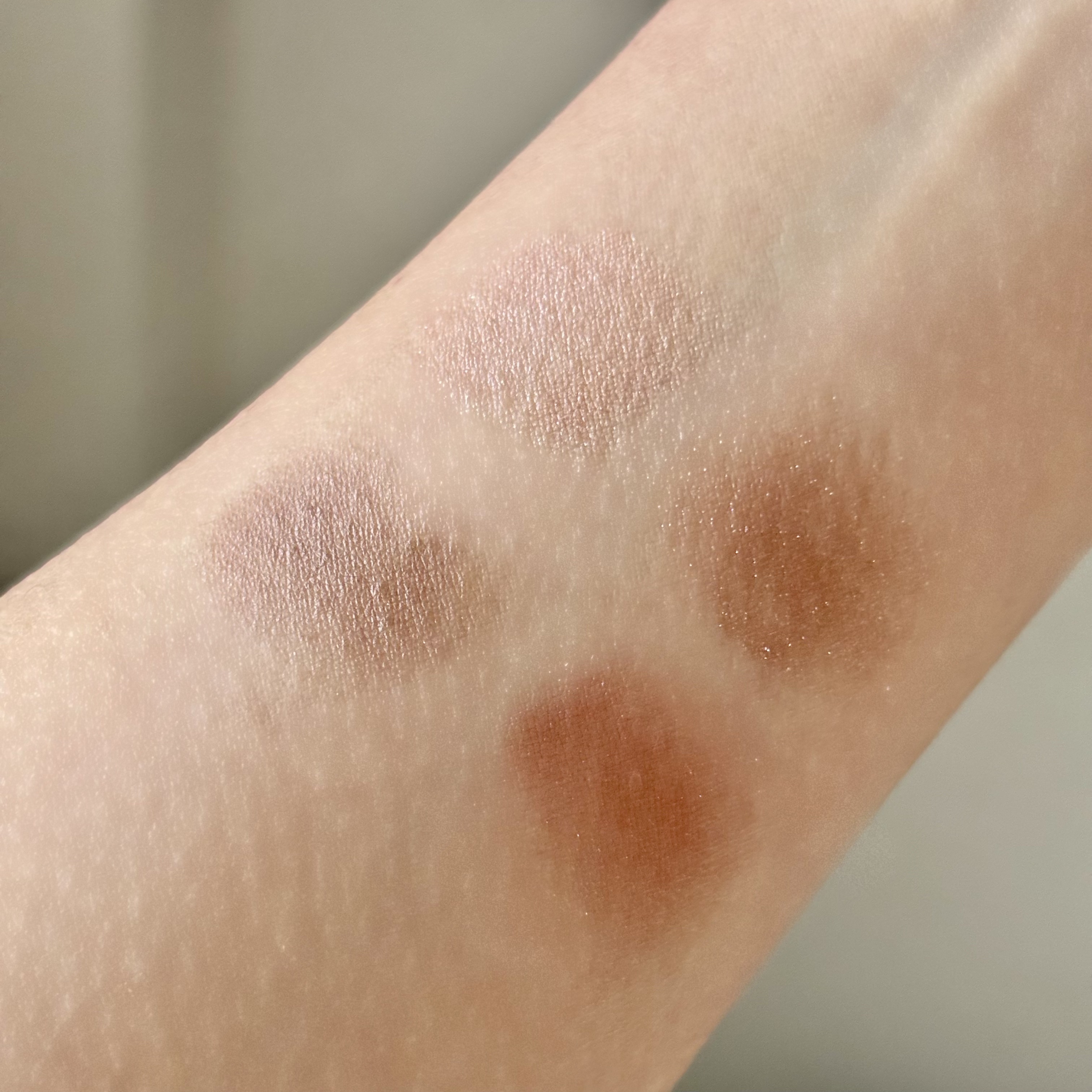 アンノウンアイズ/STEIASUR（ステイアシュール）/アイシャドウパレットを使ったクチコミ（2枚目）