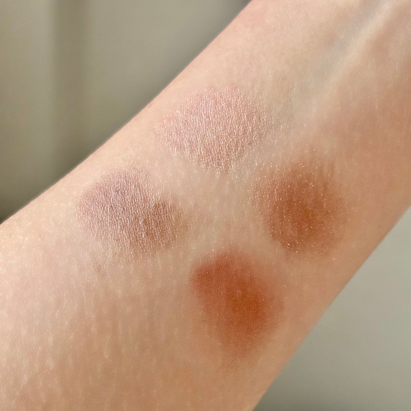 アンノウンアイズ/STEIASUR(ステイアシュール)/アイシャドウパレットを使ったクチコミ(2枚目)