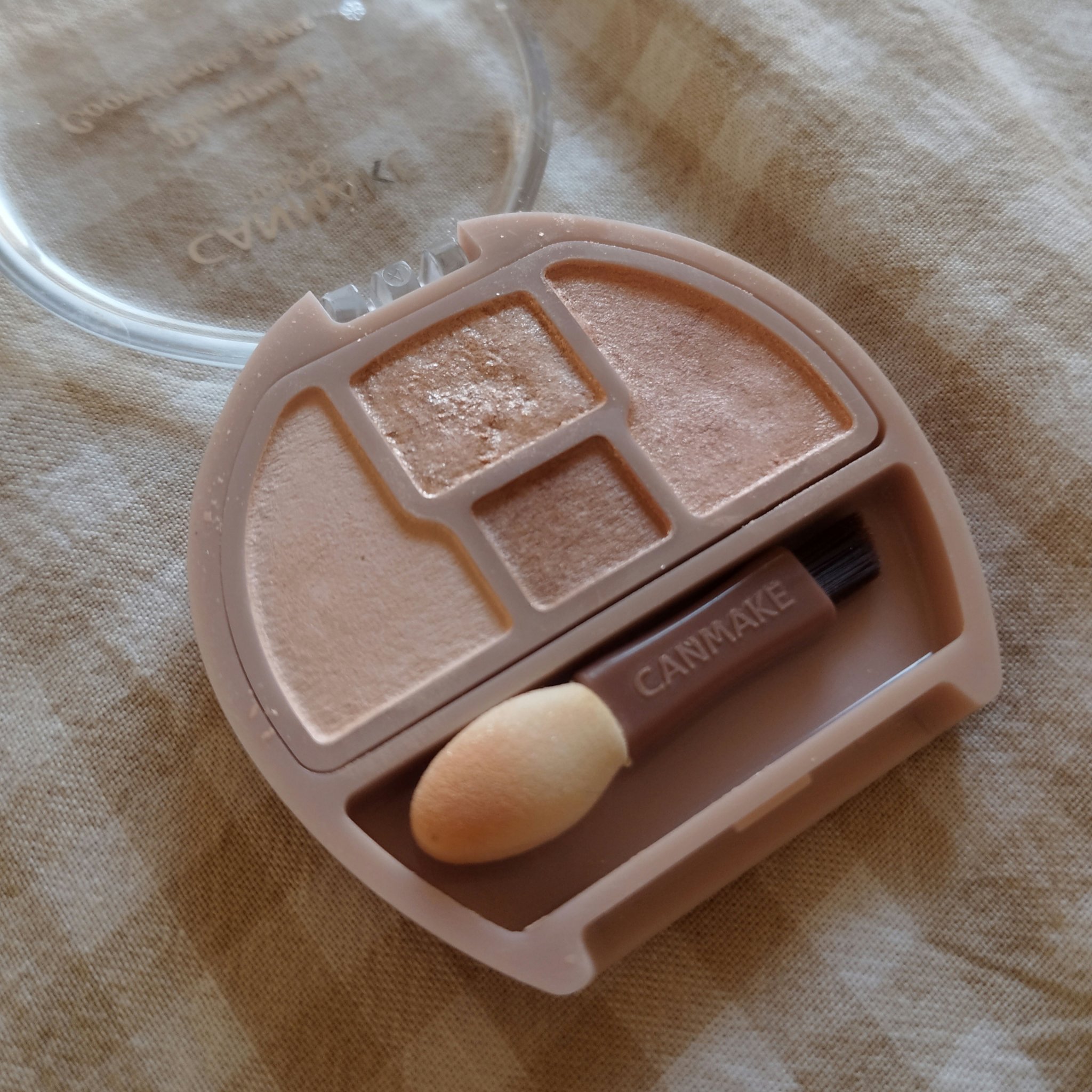 プランぷくコーデアイズ/キャンメイク/パウダーアイシャドウを使ったクチコミ（2枚目）