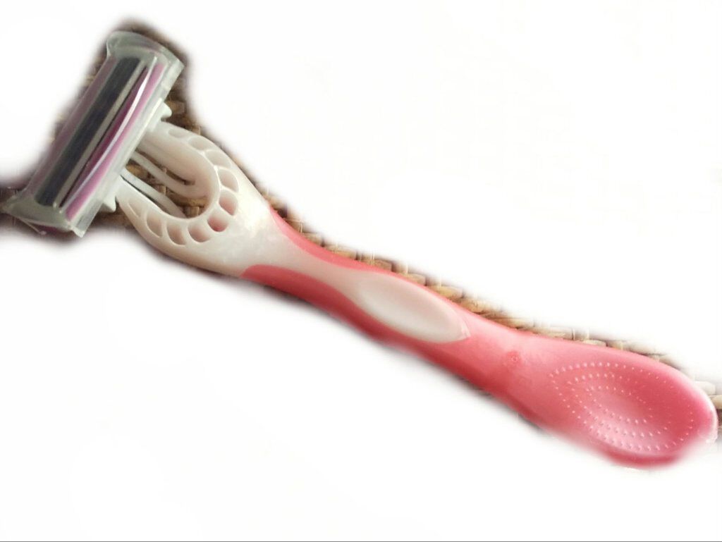 クアトロライト (2本入)/シック/シェーバーを使ったクチコミ(4枚目)