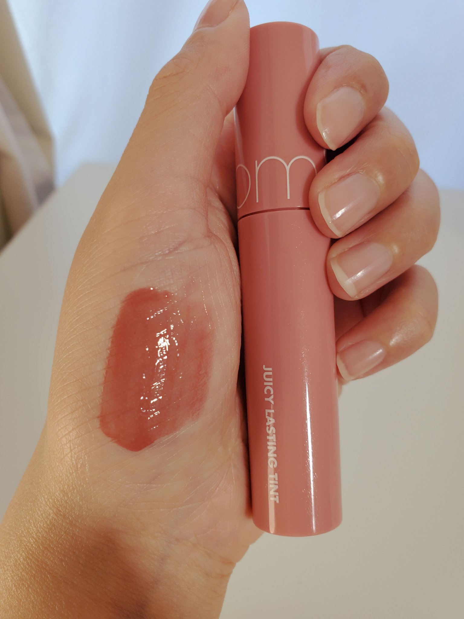 ジューシーラスティングティント/rom&nd/リップティントを使ったクチコミ（3枚目）