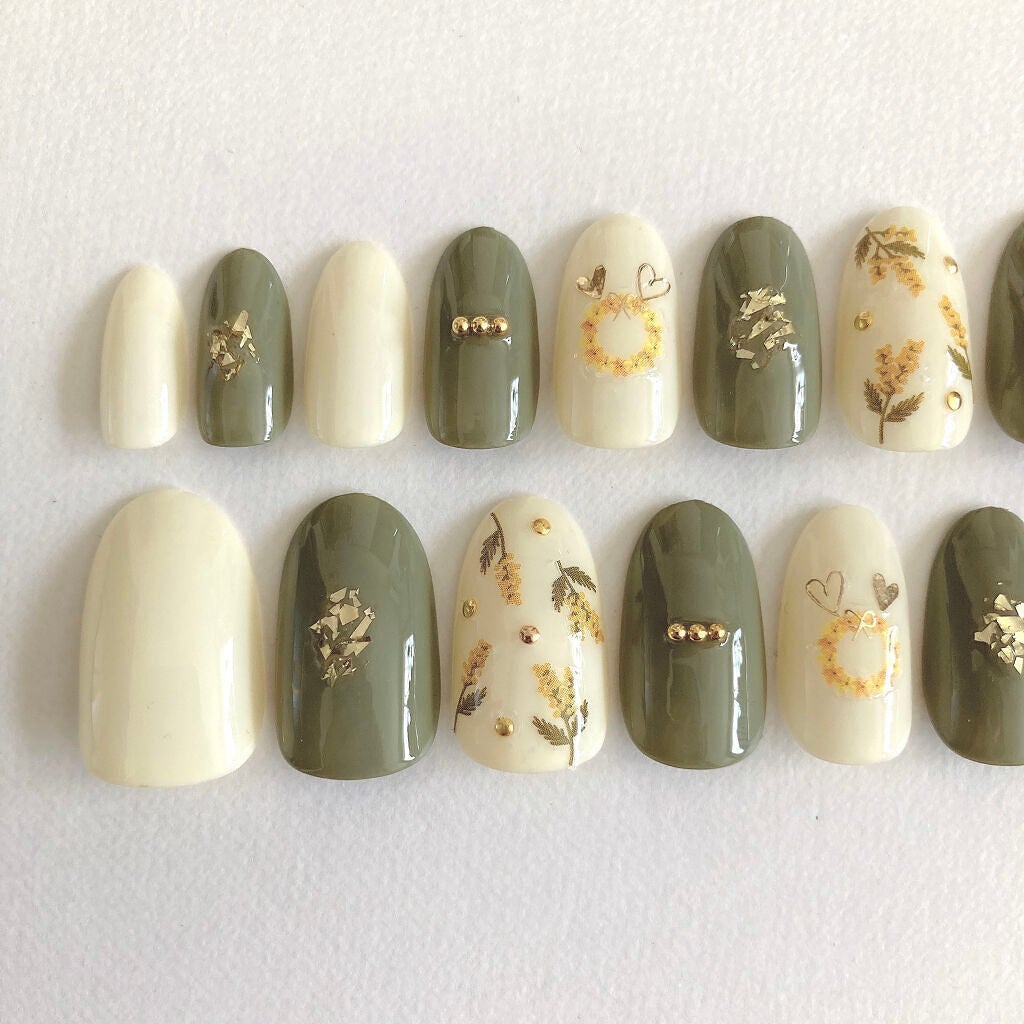 カラフルネイルズ/キャンメイク/マニキュアを使ったクチコミ(2枚目)