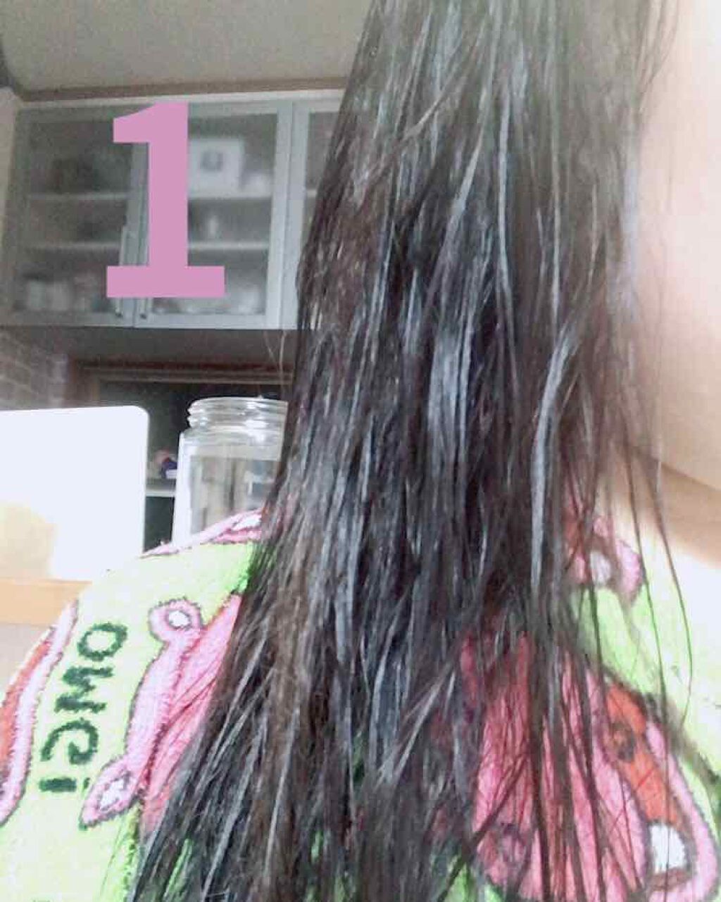 MIRANDA ヘアビタミン バリスタイルヘアオイルのクチコミ「お風呂上がりの濡れた髪にオイルを1つ分つけます。そして髪を乾かしてとかすだけです。朝起きて髪を.....」（1枚目）