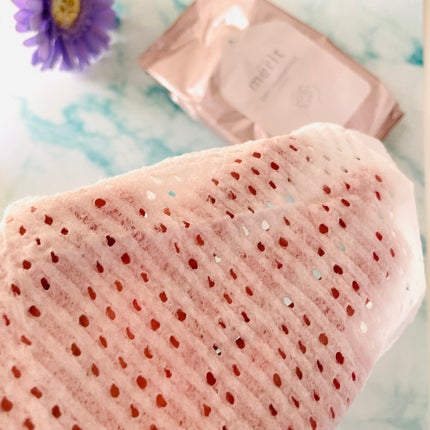 メリット メリット ドライシャンプーシート さらっと髪まとまるタイプのクチコミ「髪をまとめる方は
汗をかいたけどこれから出かけたい、という時とかに
シャワーを浴びたりお風呂に.....」(3枚目)