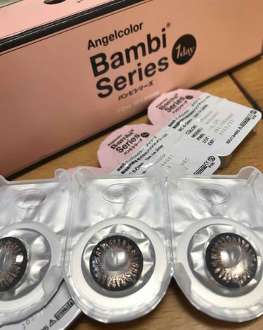 Angelcolor Bambi Series((30枚 1day))

￥3100

濃い目のブラウンでくっきりした印象的な瞳に



私が初めて買ったカラコンです。
明るい場所だと色が浮いて見えて、