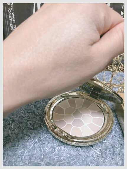 ラ プードル オートニュアンス V ゴージャス/Elégance/プレストパウダーを使ったクチコミ(3枚目)